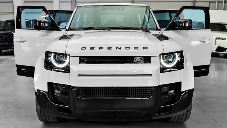 Land Rover Defender 2026